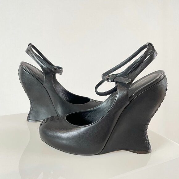 Collection Worthy!!! Fall 2010 Bottega Veneta Leather Corset Curved Wedges! - Picture 5 of 13